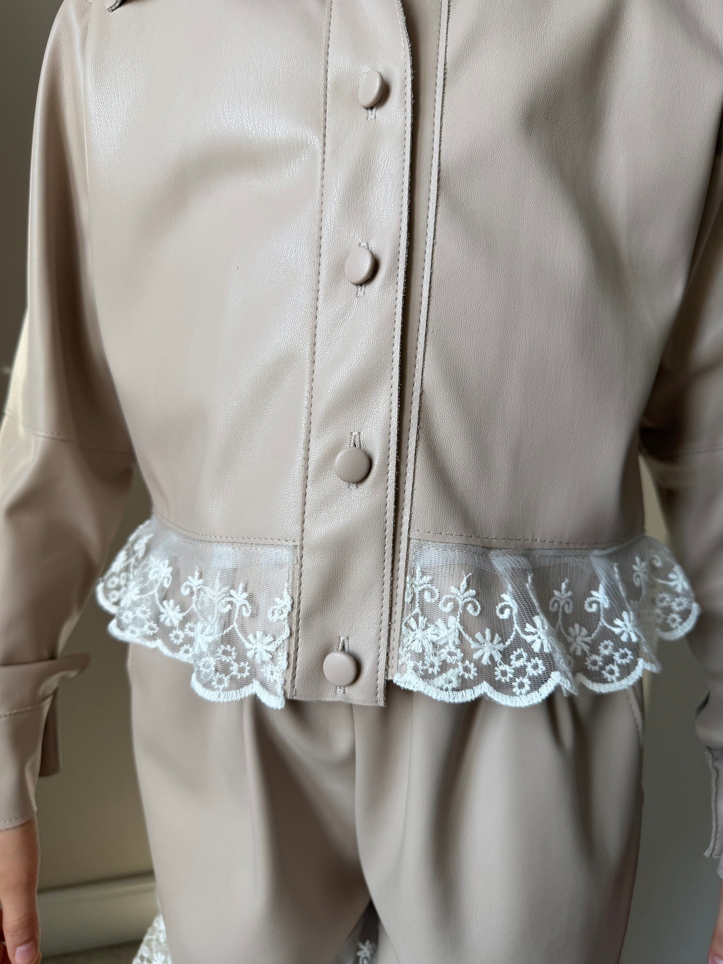 Compleu Sara(camasa+ pantalon scurt)