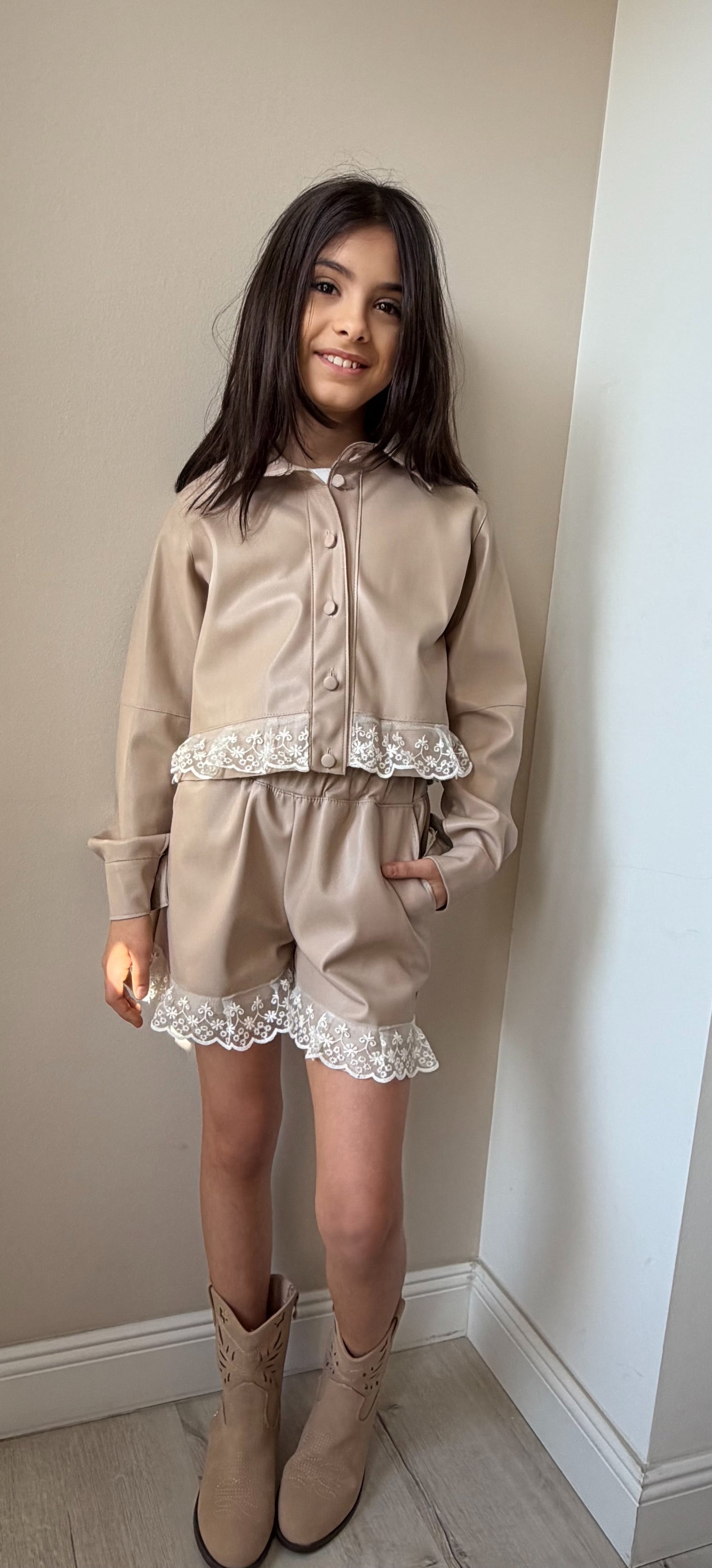 Compleu Sara(camasa+ pantalon scurt)