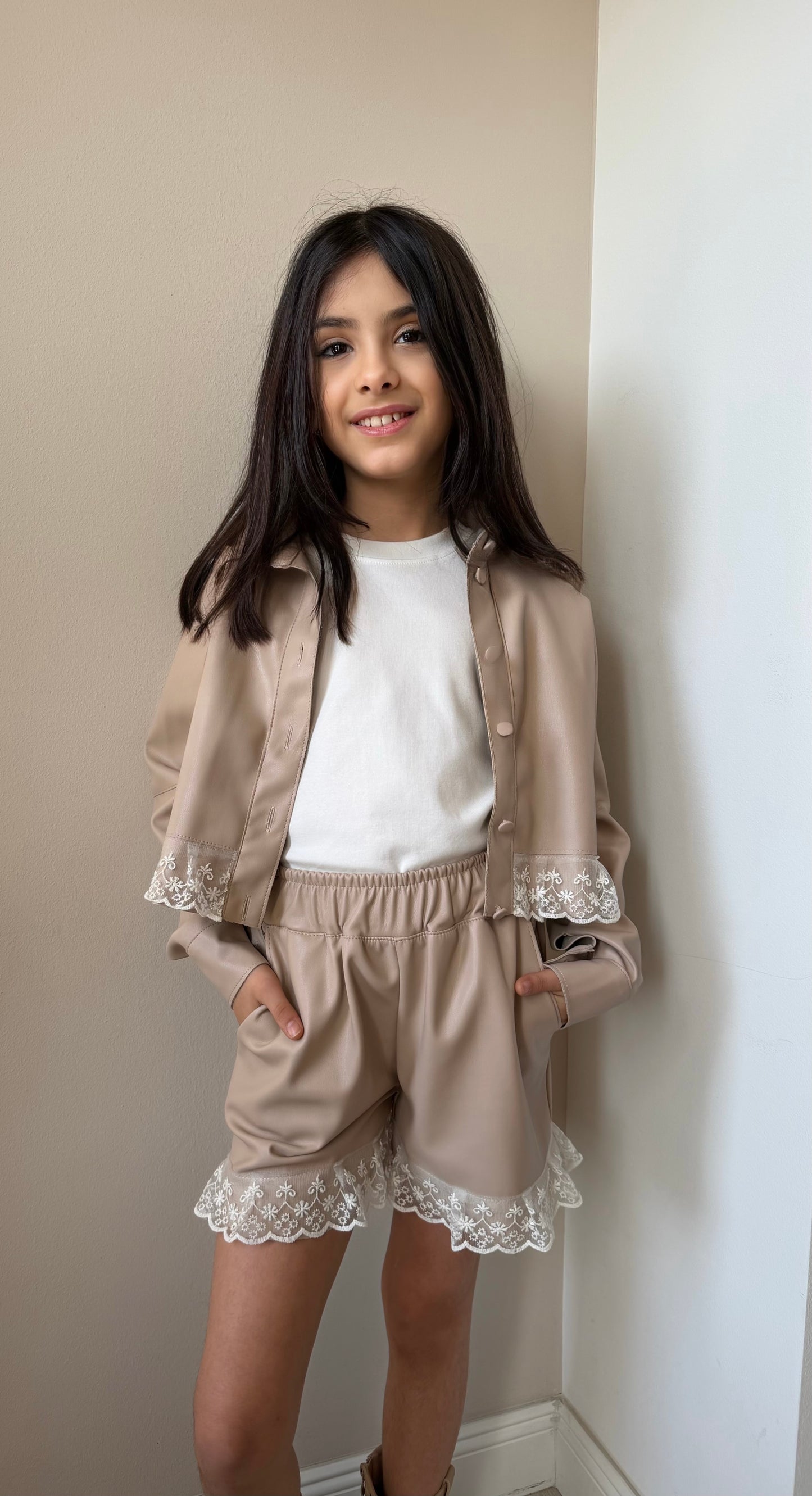 Compleu Sara(camasa+ pantalon scurt)